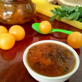 Соус ткемали из желтой алычи