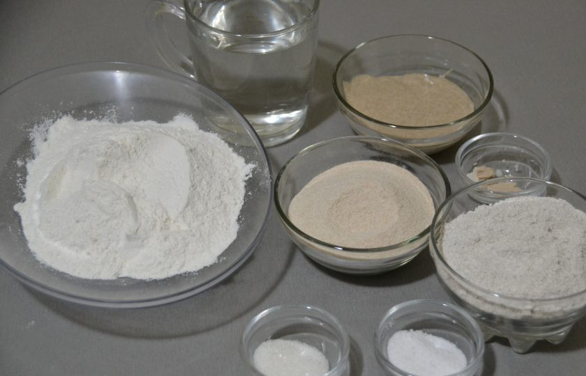 1. Этап. Подовый хлеб: Подготовьте ингредиенты.