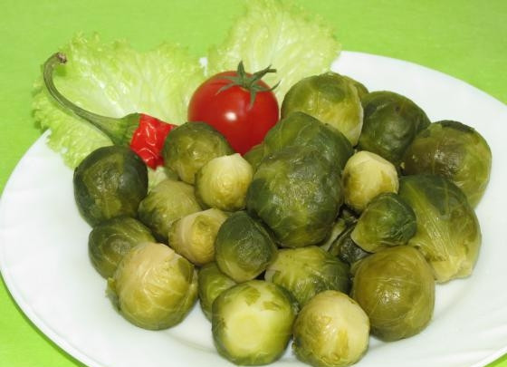 1. Этап. Брюссельская капуста на пару в мультиварке: 5. Вот и весь секрет, как приготовить брюссельскую капусту на пару в мультиварке. Сразу же можно подавать ее к столу как гарнир или как самостоятельное блюдо. Приятного аппетита!