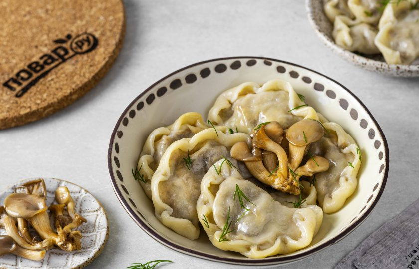 1. Этап. Вареники с вешенками: Вареники с вешенками готовы, приятного аппетита!