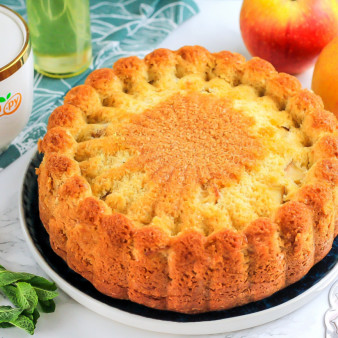 Сочный пирог с яблоками