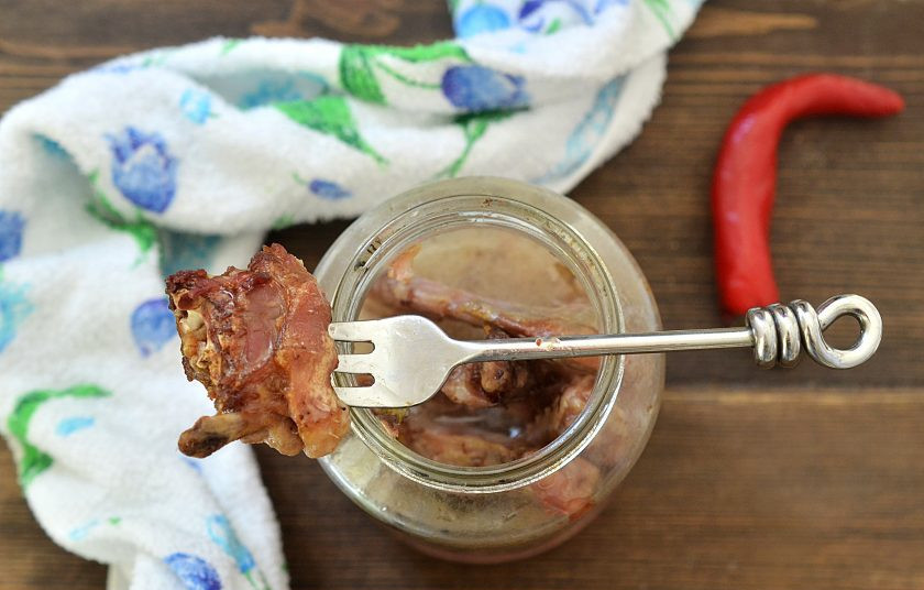 1. Этап. Утка в банке: Готовьте в духовке при температуре 160 градусов в течение двух часов. Приятного аппетита!