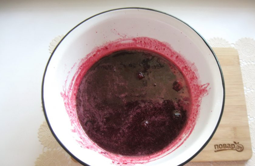1. Этап. Вишневый конфитюр для торта: Опять снимите пену.