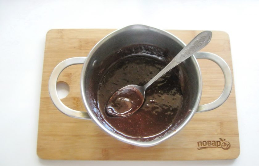 1. Этап. Американский пирог Крейзи кейк: Постоянно перемешивая, доведите смесь до консистенции крема. После охладите.