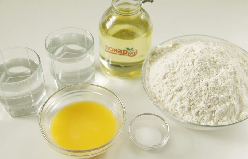 1. Этап. Узбекские слоеные лепешки: Подготовьте все ингредиенты.