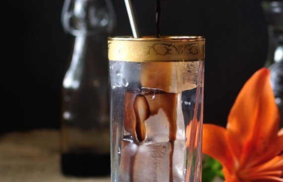 1. Этап. Кофейный шраб: 2. Далее в каждый влейте около 1/4 стакана кофейной смеси.