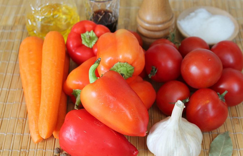 1. Этап. Перец фаршированный морковью на зиму: Подготовим ингредиенты.