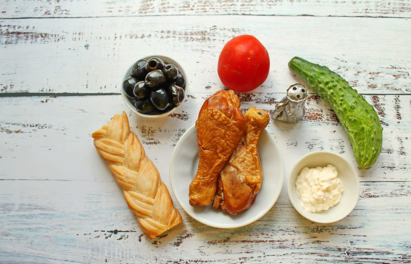 1. Этап. Салат Колдунья: Подготовьте все необходимые ингредиенты для приготовления салата 