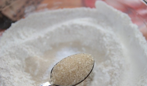 1. Этап. Быстрый хлеб: Добавить сахар