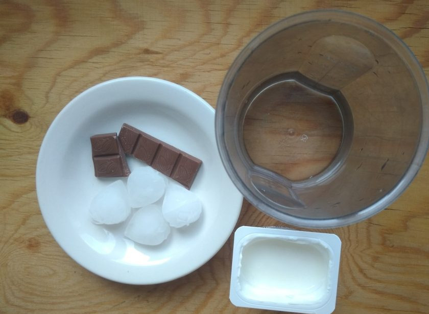 1. Этап. Шоколадный ласси: 1. Подготовьте все ингредиенты.