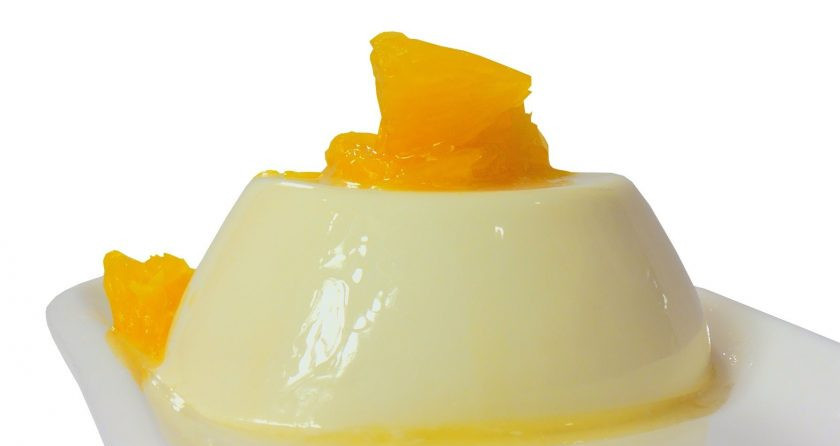 1. Этап. Апельсиновая панна котта: 4. Перед подачей окуните форму с десертом в горячую воду на несколько секунд. Подавайте десерт, украсив его дольками апельсина и апельсиновым соком. Приятного аппетита!