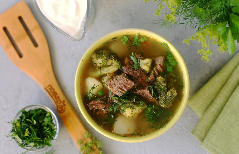 1. Этап. Овощной суп с говядиной: По желанию посыпаем суп свежей зеленью и подаем к столу. Приятного аппетита!