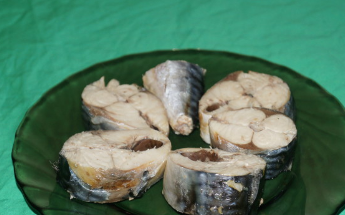 1. Этап. Рыбные консервы в мультиварке: Готовую рыбу можно хранить в простерилизованных банках. Приятного аппетита!