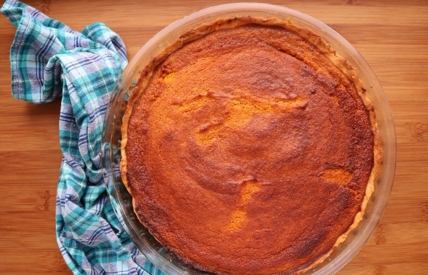 1. Этап. Американский тыквенный пирог: Когда пирог будет готов, выключите духовку и оставьте его в ней остывать, при открытой дверце, на 15 минут. Затем охладите пирог в течение 3 часов.