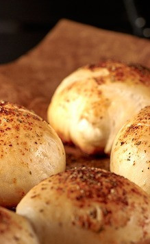 1. Этап. Острый бургер с куриной котлетой: Выпекать при температуре 180С 30 мин.