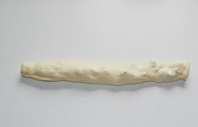 1. Этап. Штрудель с мясом, картошкой и капустой: И аккуратно заверните рулет.