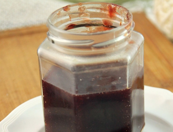 1. Этап. Бекмес из винограда: 4. Когда испарится от 50% до 80% воды, сок станет тягучим как мёд. Теперь наше лакомство готово!