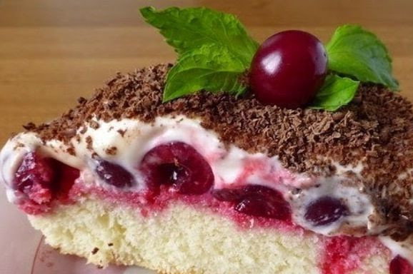 1. Этап. Вишневый пирог Наслаждение: 8. После этого достаем наш пирог, нарезаем порционно и подаем к столу. Приятного чаепития!