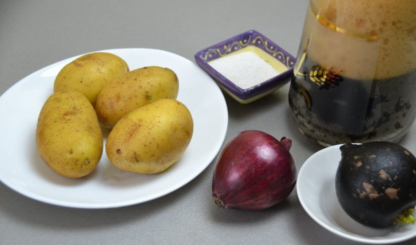 1. Этап. Редька с квасом: Подготовьте ингредиенты. Картофель отварите в мундире.