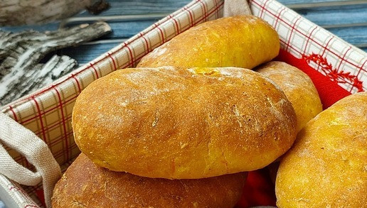 1. Этап. Морковные пироги с индейкой: Выглядят симпатично и на вкус превосходны. Пироги большие, поэтому количество порций указала по количеству пирогов.