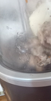 1. Этап. Паста из сардин с огурцом: В чашу блендера положить сардины, томатное пюре, красный жгучий перец, соль, орегано, а также масло сливочное, Пробить блендером и полученную смесь убрать в холодильник минимум на час