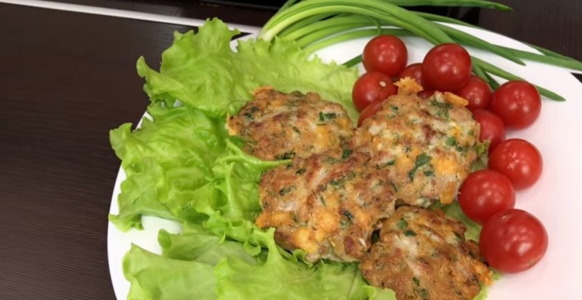 1. Этап. Сочные рубленые котлеты из индейки: 4. Накройте крышкой и на маленьком огне тушите 2-3 минуты. Приятного аппетита!