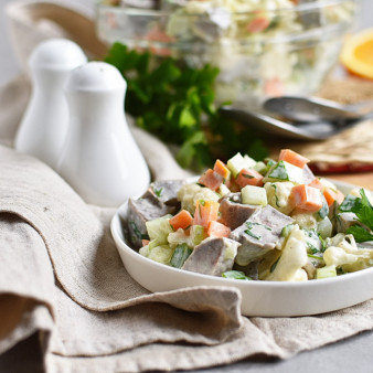 Салат со свиным языком