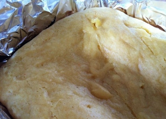 1. Этап. Шоколадные кейк-попсы: 4. Выпекайте бисквит 25 минут при 180 градусах в духовке.