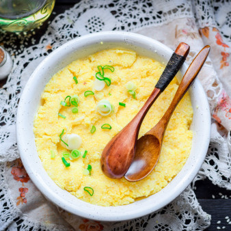 Кукурузная каша на молоке для ребенка