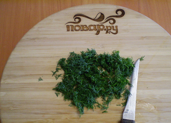 1. Этап. Овощной плов с грибами: 6. Режем укроп.