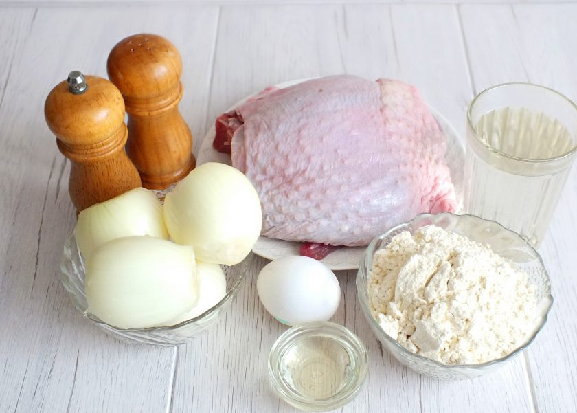 1. Этап. Манты с индейкой: Подготовьте необходимые ингредиенты.