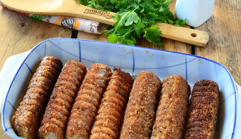 1. Этап. Дордочки с фаршем: Выложите обжаренные трубочки в форму для запекания и отправьте в разогретую до 180 градусов духовку на 15-20 минут.