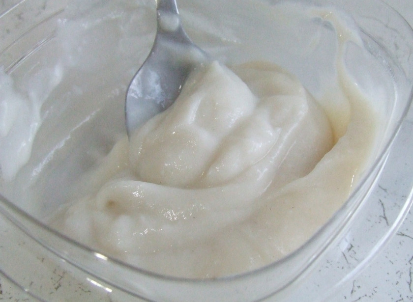 1. Этап. Мексиканский суп: Приготовьте нежирные сливки.