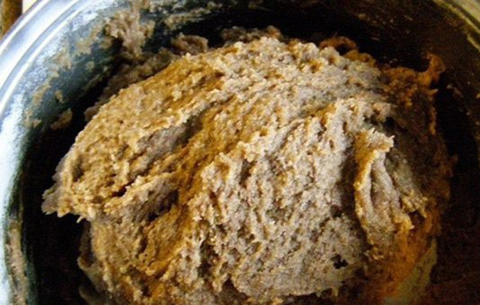 1. Этап. Коврижка 80-х годов: Замешанное тесто следует хорошо остудить.