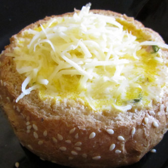 Картофельный суп в хлебе