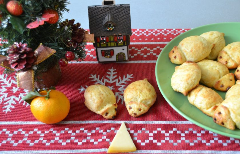 1. Этап. Творожное печенье Мышки: Мышки получились очень вкусные, мягкие, пышные.