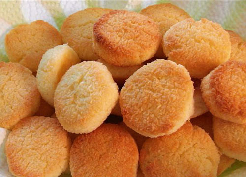 1. Этап. Печенье домашнее на сковороде: Готовые печенья складываем в корзиночку, присыпаем сахаром, даем ему остыть и подаем к столу. Приятного аппетита!