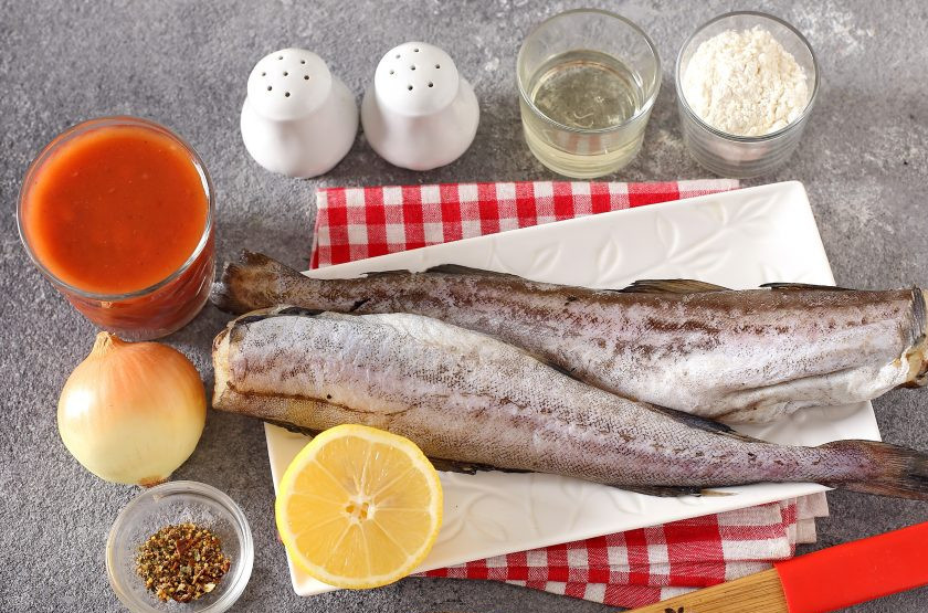 1. Этап. Минтай с фасолью в томатном соусе: Подготовьте все ингредиенты.