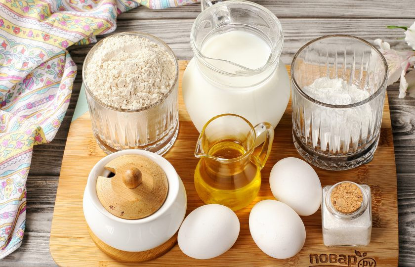 1. Этап. Блины с цельнозерновой мукой и крахмалом: Подготовьте все ингредиенты. Если нет под рукой крахмала его можно заменить мукой высшего сорта, а вот с сахаром в данном рецепте лучше не усердствовать.