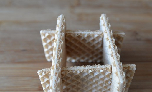 1. Этап. Салат-намазка Колодец: Из хлебцев собираем 