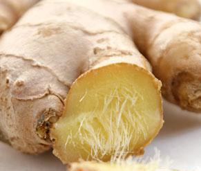 1. Этап. Имбирный Космо: 3. Обработайте и натрите на мелкой терке свежий корень имбиря (его сейчас можно купить почти в каждом супермаркете).