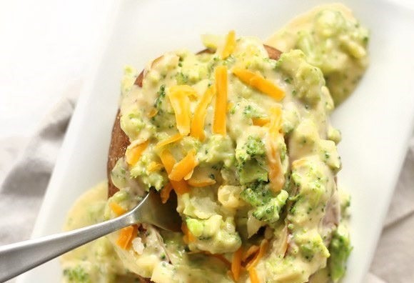 1. Этап. Запеченный картофель с брокколи и сыром: 10. Немного остудите и подавайте к столу.