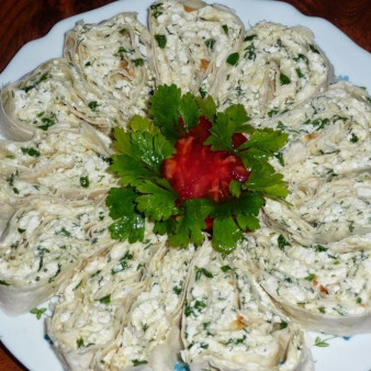 Лаваш с начинкой из творога и зелени
