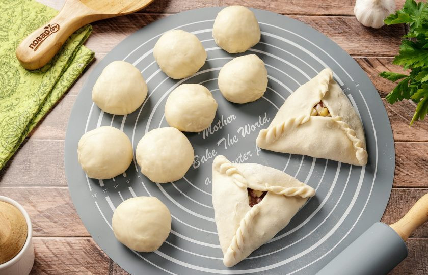 1. Этап. Эчпочмак без дрожжей: Швы тщательно защипните 