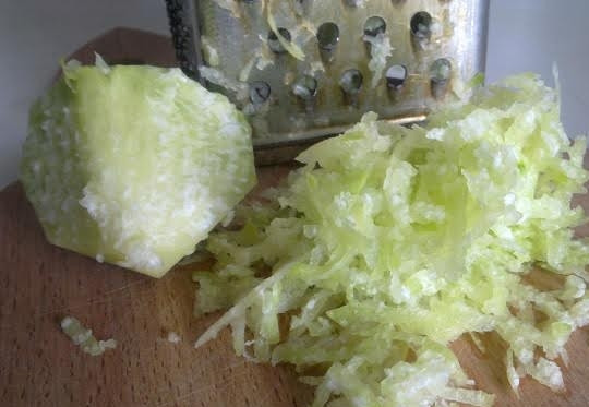 1. Этап. Салат из репы: 4. С редькой сделайте тоже самое.