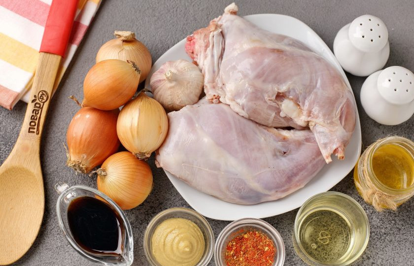 1. Этап. Кролик в соевом соусе с мёдом: Подготовьте все ингредиенты.