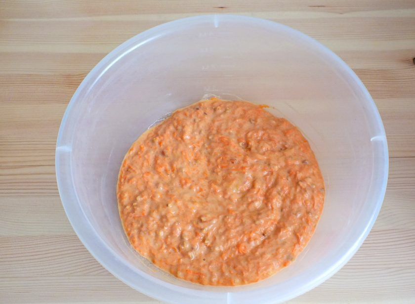 1. Этап. Морковный кекс со сметанно-лимонной пропиткой: Тесто готово.