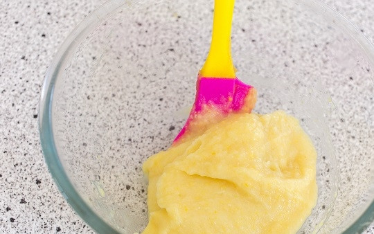 1. Этап. Грушево-лимонный пирог: 1. Для начала нужно сделать пюре. Первым делом проварите до мягкости лимон целиком (минут 15-25). Остудите, нарежьте четвертинками, удалите косточки и измельчите в блендере.