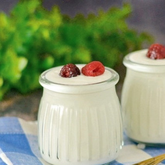 Йогурт в мультиварке на сухой закваске