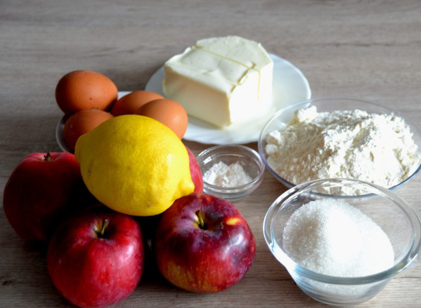 1. Этап. Польский пирог с яблоками и безе: Подготовьте ингредиенты.